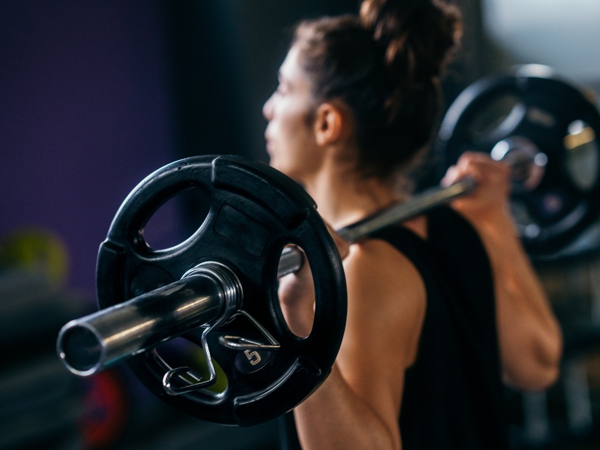 ACTIVE PERSON MOVING CONFIDENTLY IN GYM SETTING