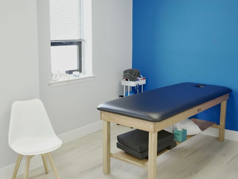 Narberth table and chair